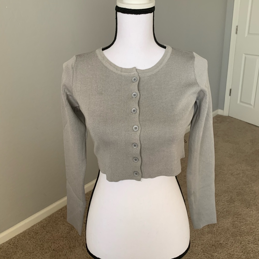 NWT Grey Cropped Long Sleeves Cardigan - Picture 2 of 7